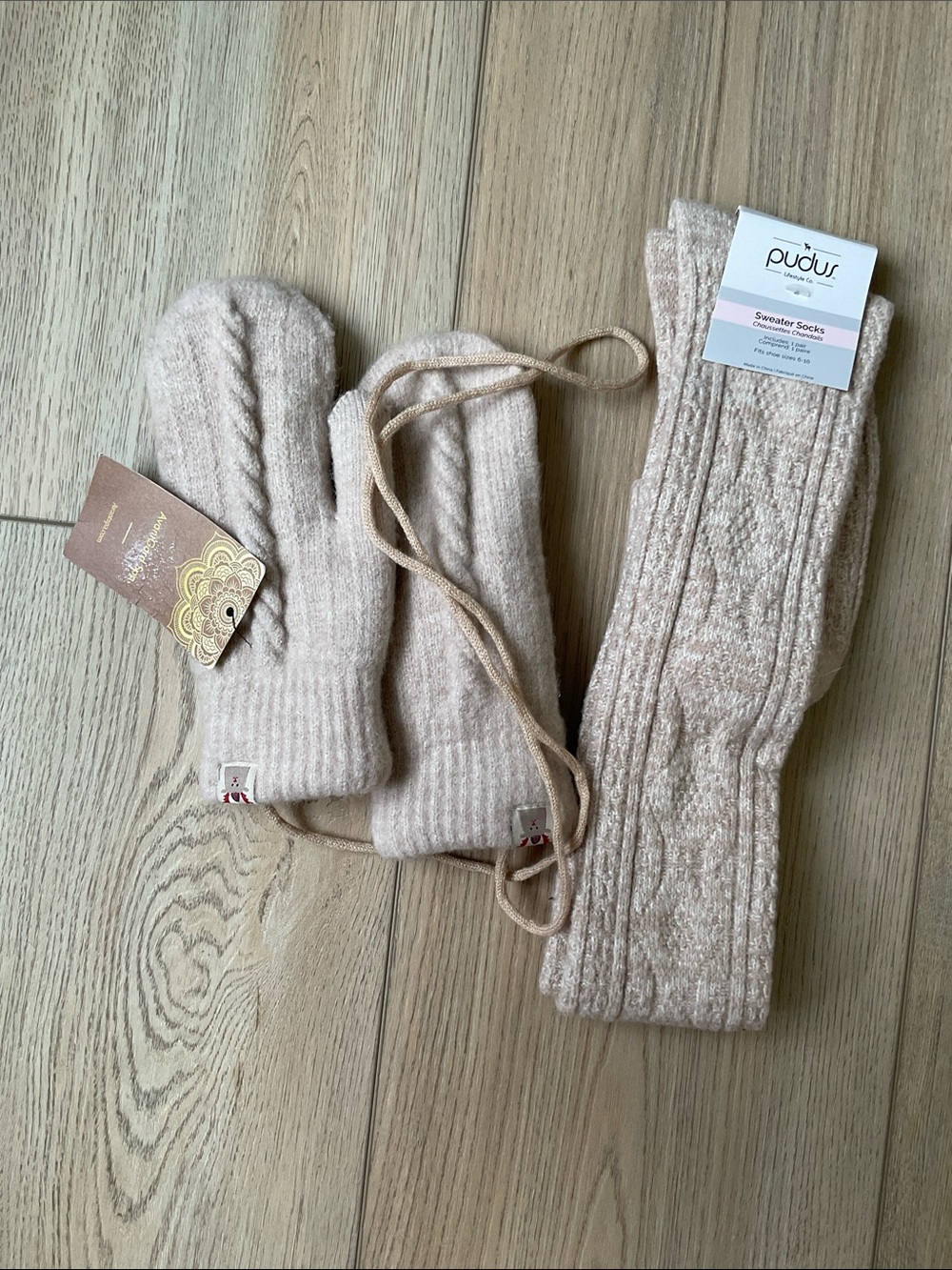 NWT Bundle of PUDUS Sweater Socks and AvantGard Sweater Knit Mittens Oatmeal